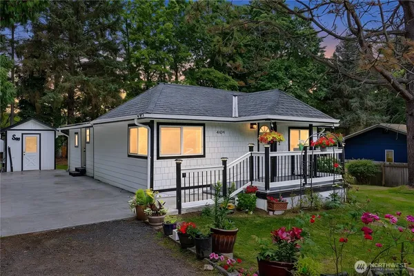 $575,000 | 4434 Forest Drive, Everett, WA 98203