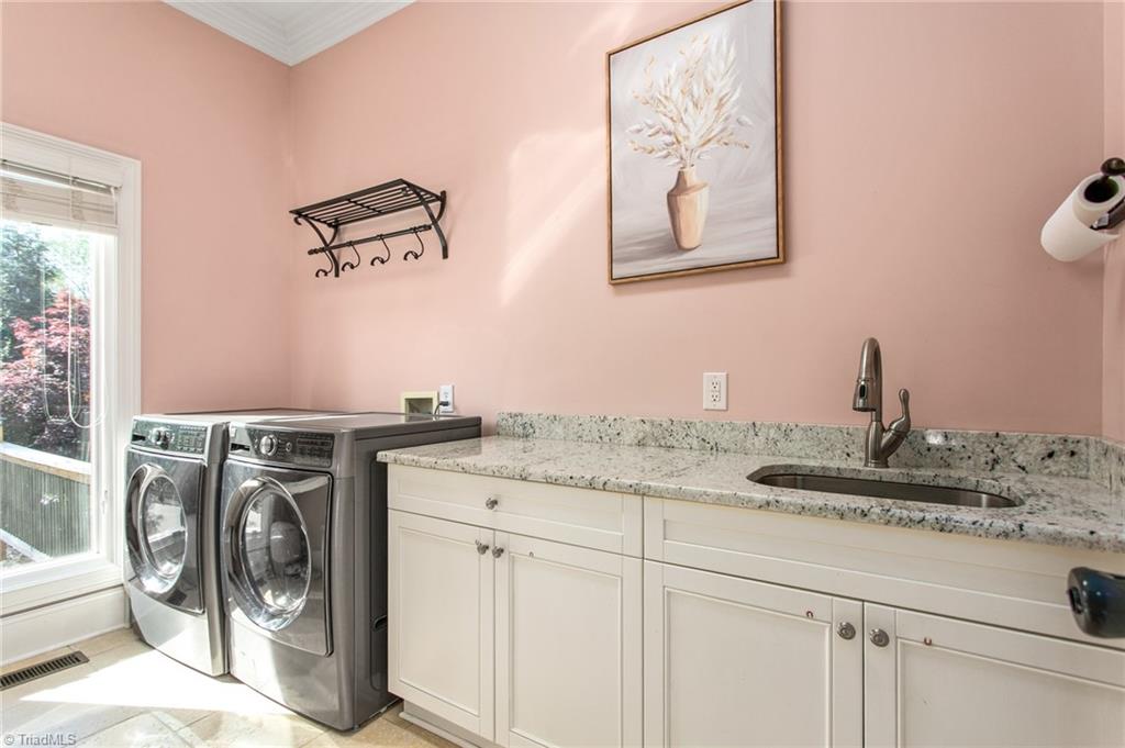 6699 Fegan Road Summerfield, NC 27358 - Photo 22 of 50 Laundry Room