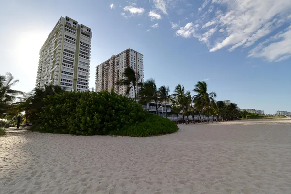 $310,000 | 101 Briny Avenue, Unit 409, Pompano Beach, FL 33062