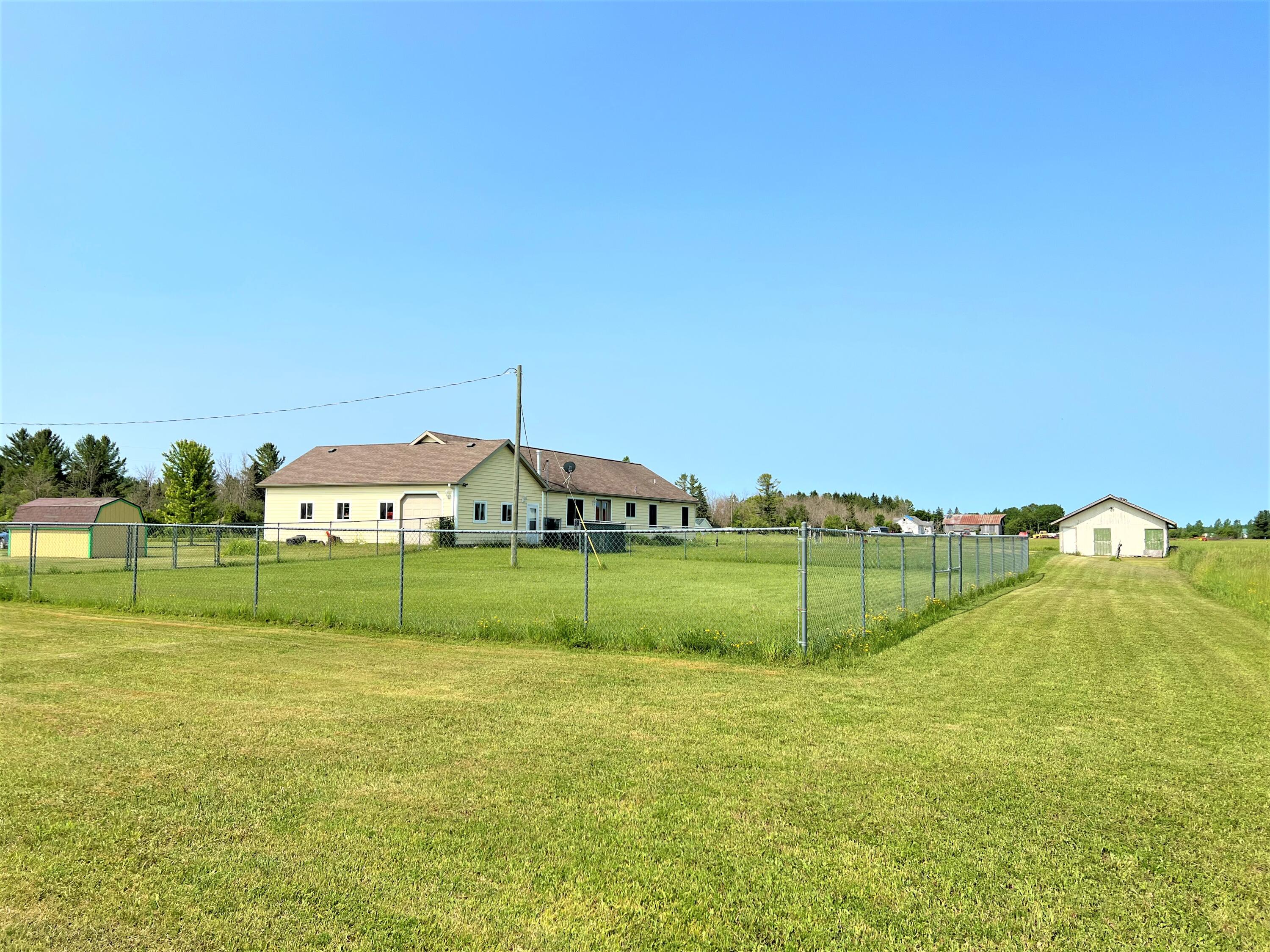 2198 Campbell Road Cheboygan, MI 49721 - Photo 4 of 40 Gallery Image 4