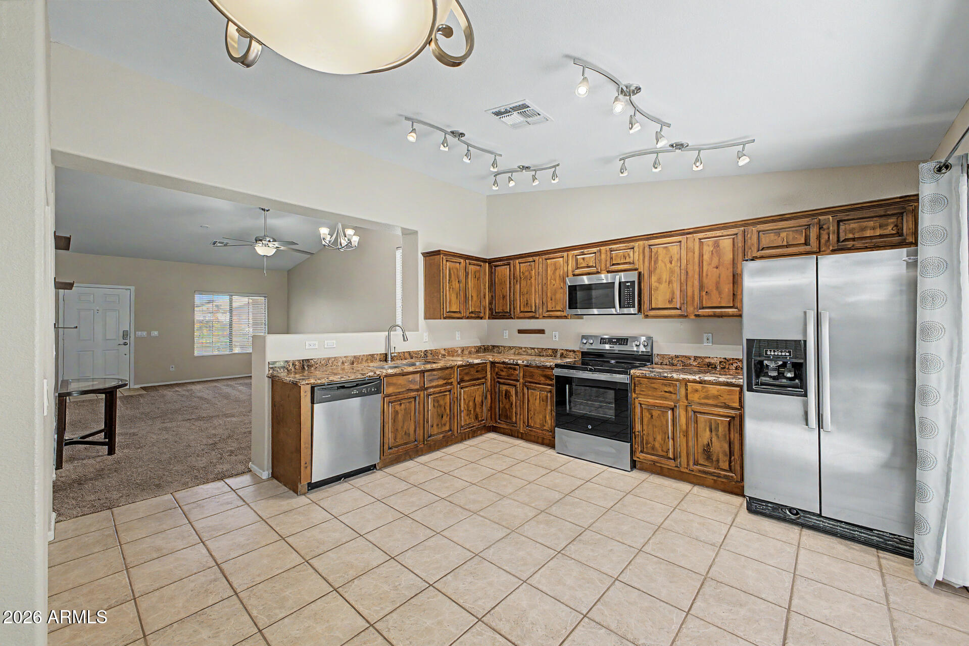 7019 West Phelps Road Peoria, AZ 85382 - Photo 10 of 31