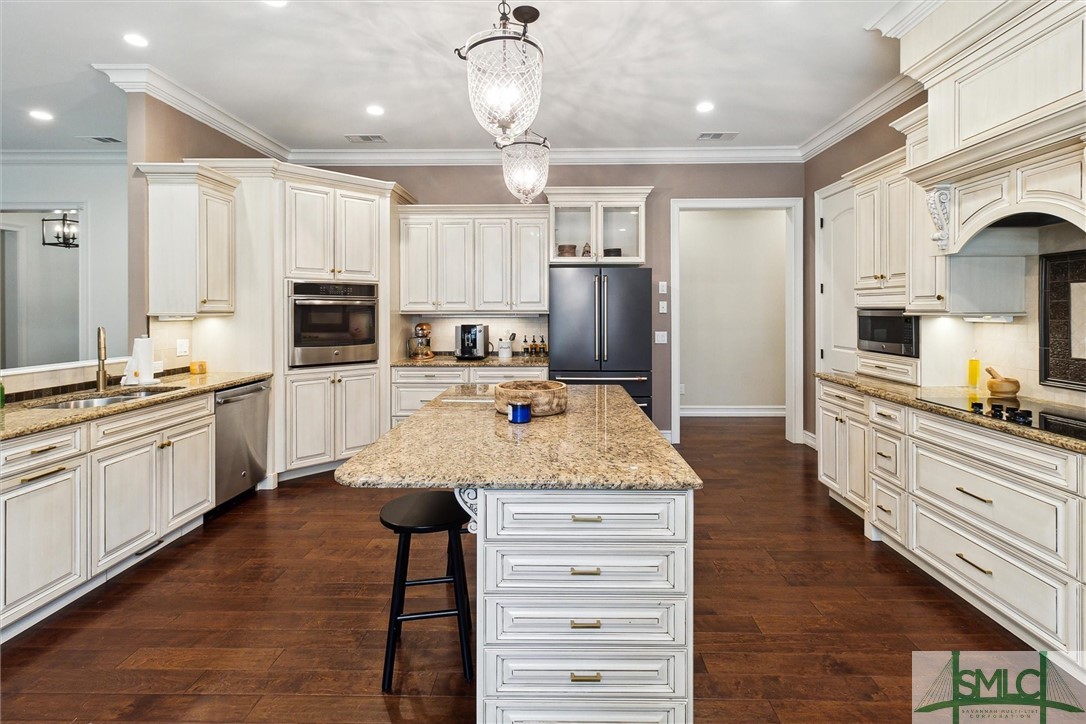 8 Little Riley Road Savannah, GA 31406 - Photo 12 of 39