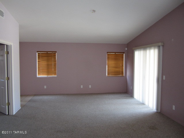 8429 East Sarnoff Ridge Loop Tucson, AZ 85710 - Photo 8 of 18