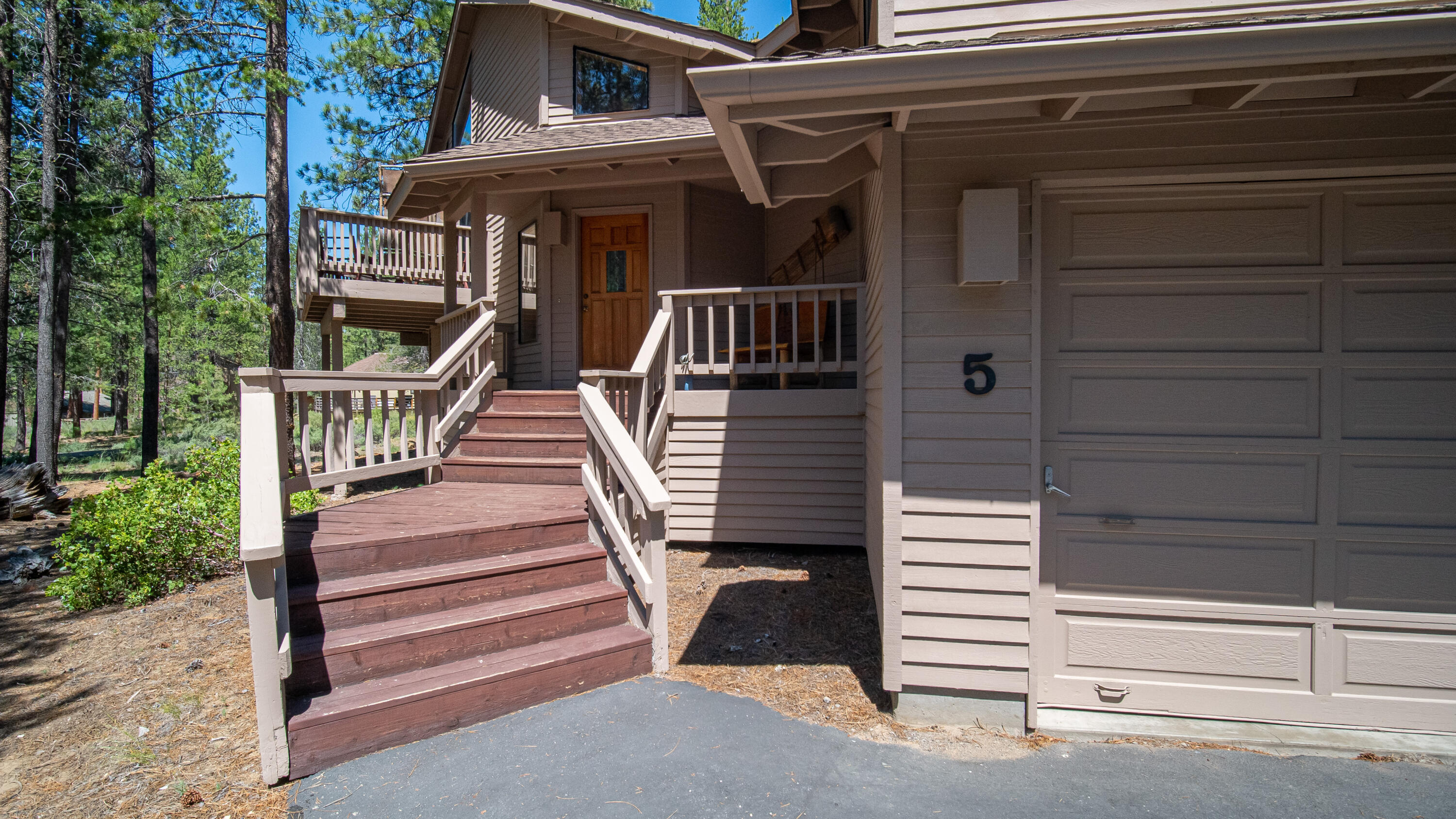 17932-5 Rhododendron Sunriver, OR 97707