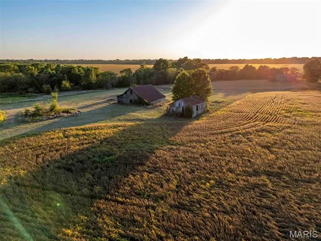 $6,162,722 | 0 Highway V Highway, Vandalia, MO 63382