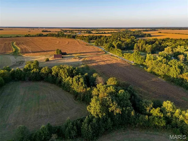 $6,162,722 | 0 Highway V Highway, Vandalia, MO 63382