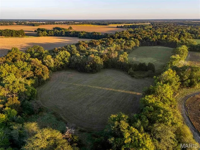 $6,162,722 | 0 Highway V Highway, Vandalia, MO 63382