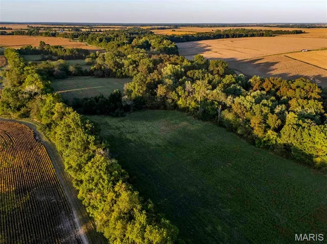 $6,162,722 | 0 Highway V Highway, Vandalia, MO 63382