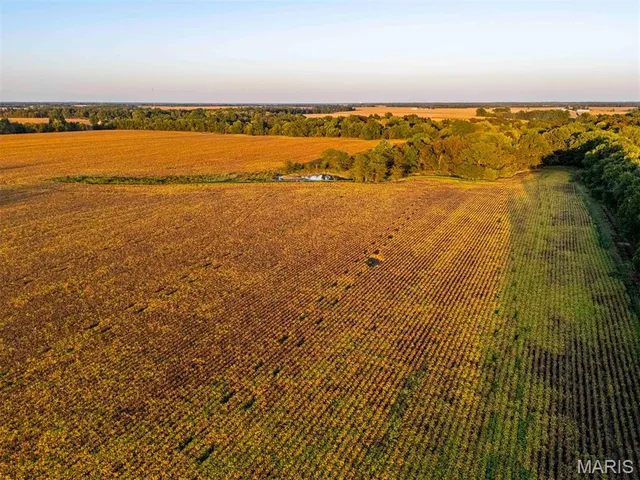 $6,162,722 | 0 Highway V Highway, Vandalia, MO 63382