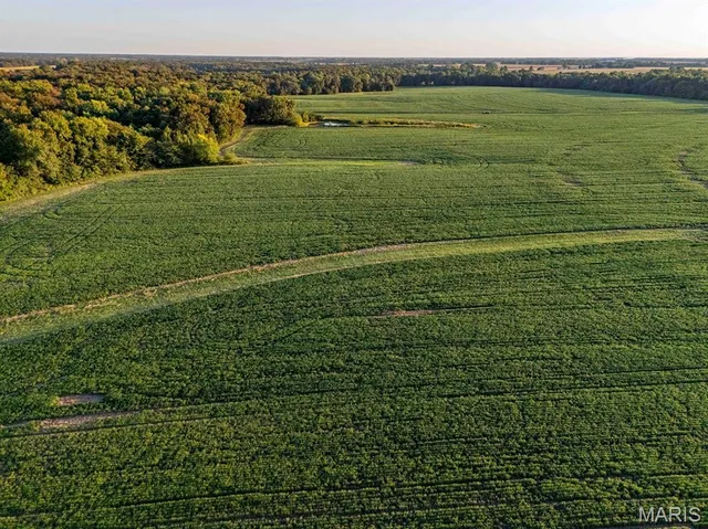 $6,162,722 | 0 Highway V Highway, Vandalia, MO 63382