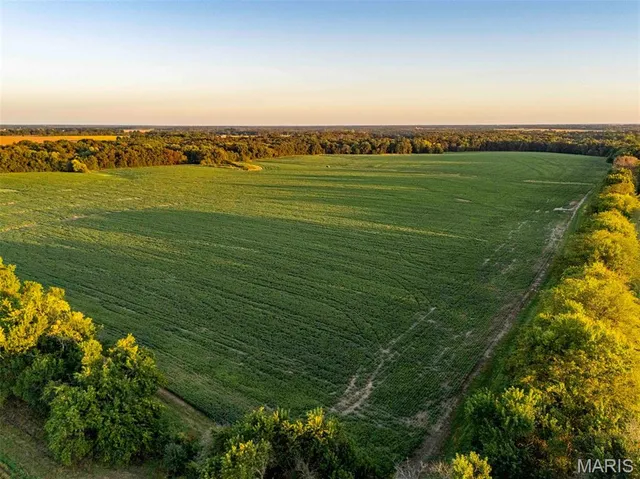 $6,162,722 | 0 Highway V Highway, Vandalia, MO 63382