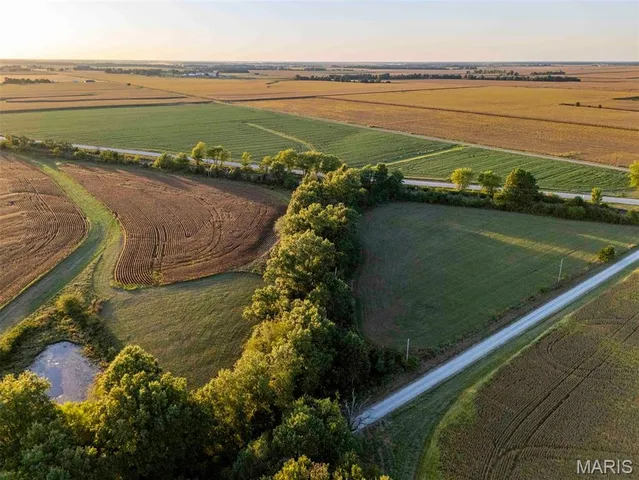 $6,162,722 | 0 Highway V Highway, Vandalia, MO 63382