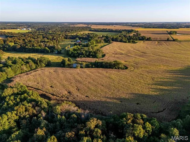 $6,162,722 | 0 Highway V Highway, Vandalia, MO 63382