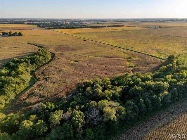 $6,162,722 | 0 Highway V Highway, Vandalia, MO 63382