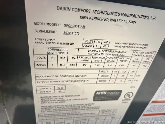 a view of a house with backyard and swimming pool