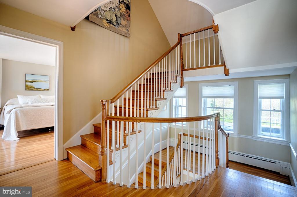 17654 Canby Road Leesburg, VA 20175 - Photo 12 of 29 Curved stairway