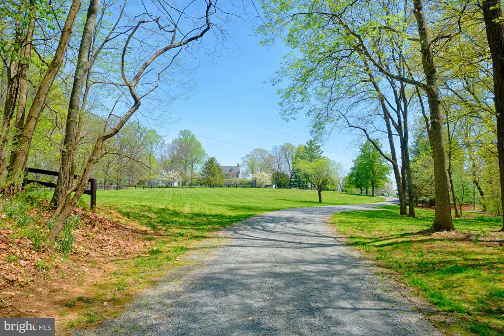 17654 Canby Road Leesburg, VA 20175 - Photo 25 of 29 Scenic Entrance