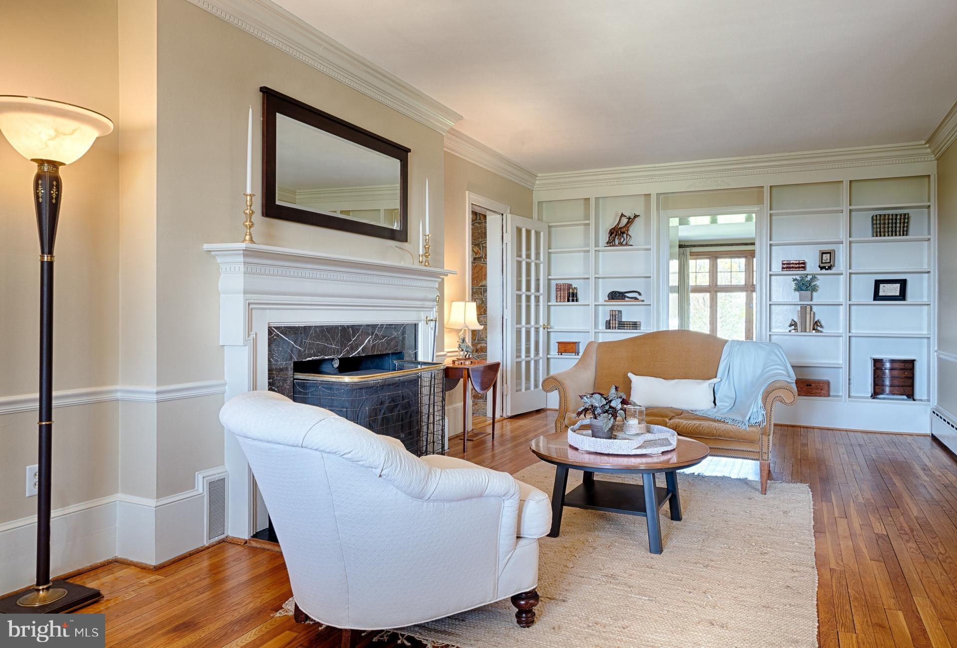 17654 Canby Road Leesburg, VA 20175 - Photo 4 of 29 Living Room