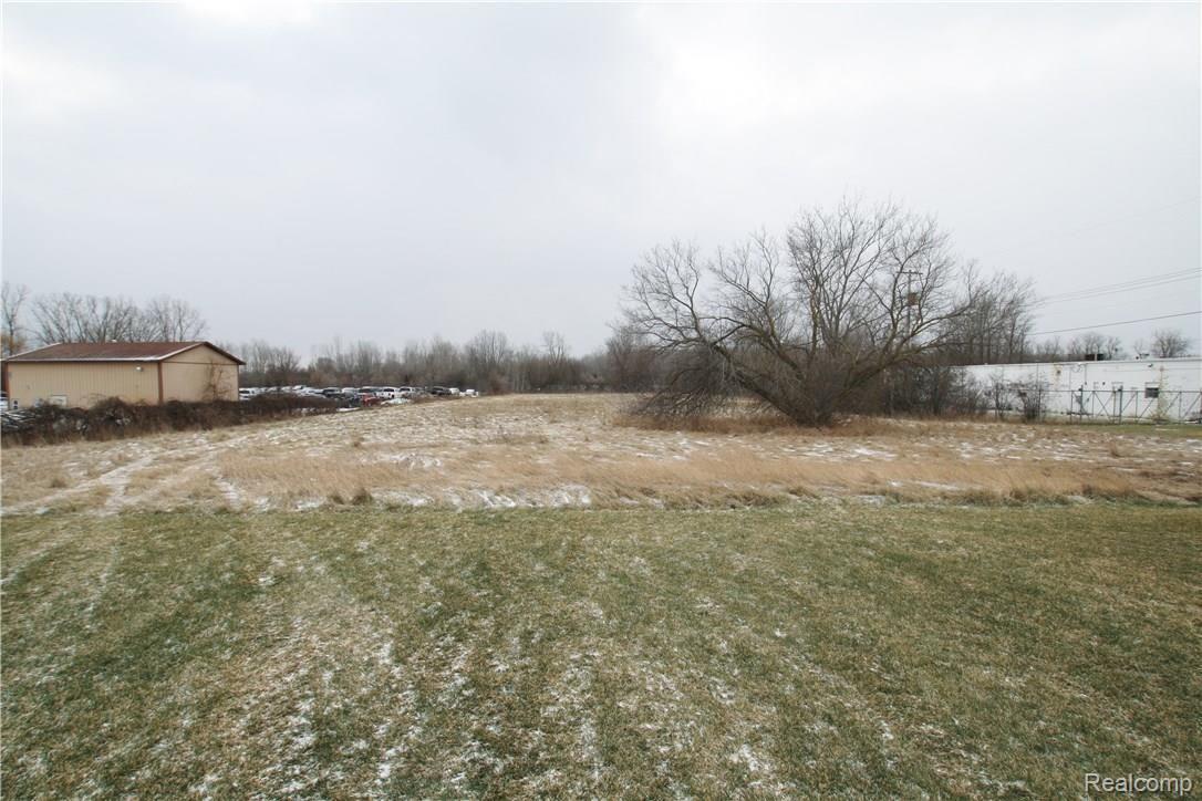 4218 Davison Road Burton, MI 48509 - Photo 5 of 36 IMG_7454.JPG