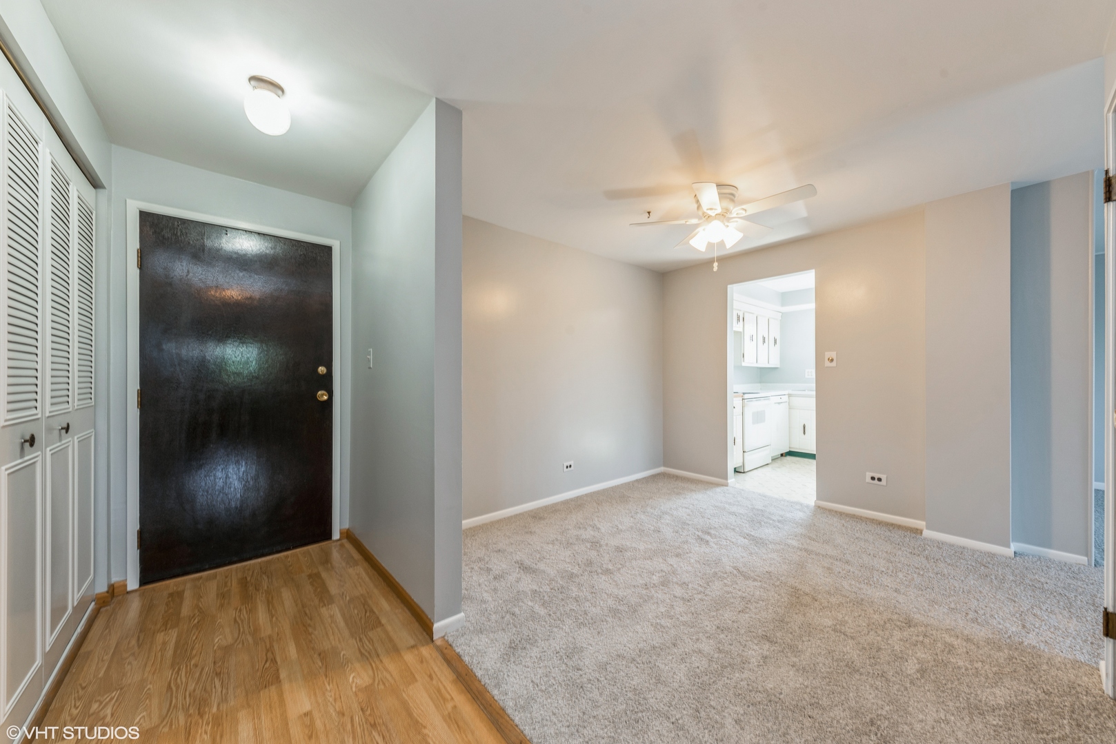 960 South River Road, Unit 502 Des Plaines, IL 60016 - Photo 2 of 11