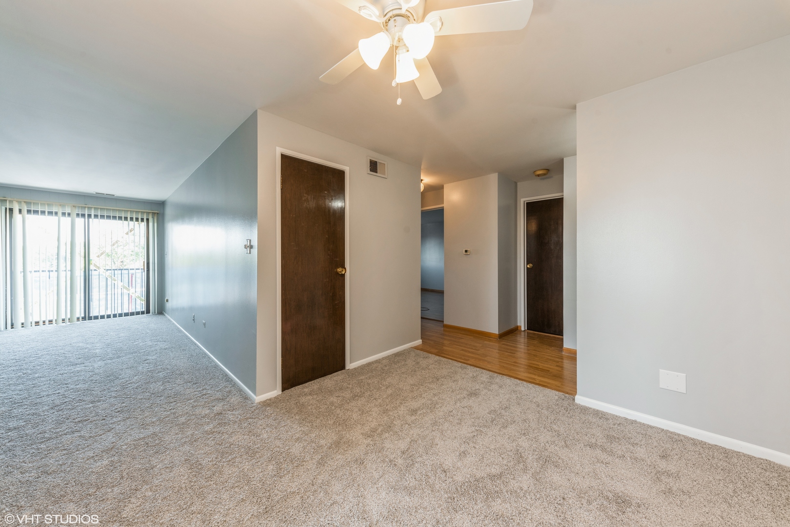 960 South River Road, Unit 502 Des Plaines, IL 60016 - Photo 4 of 11
