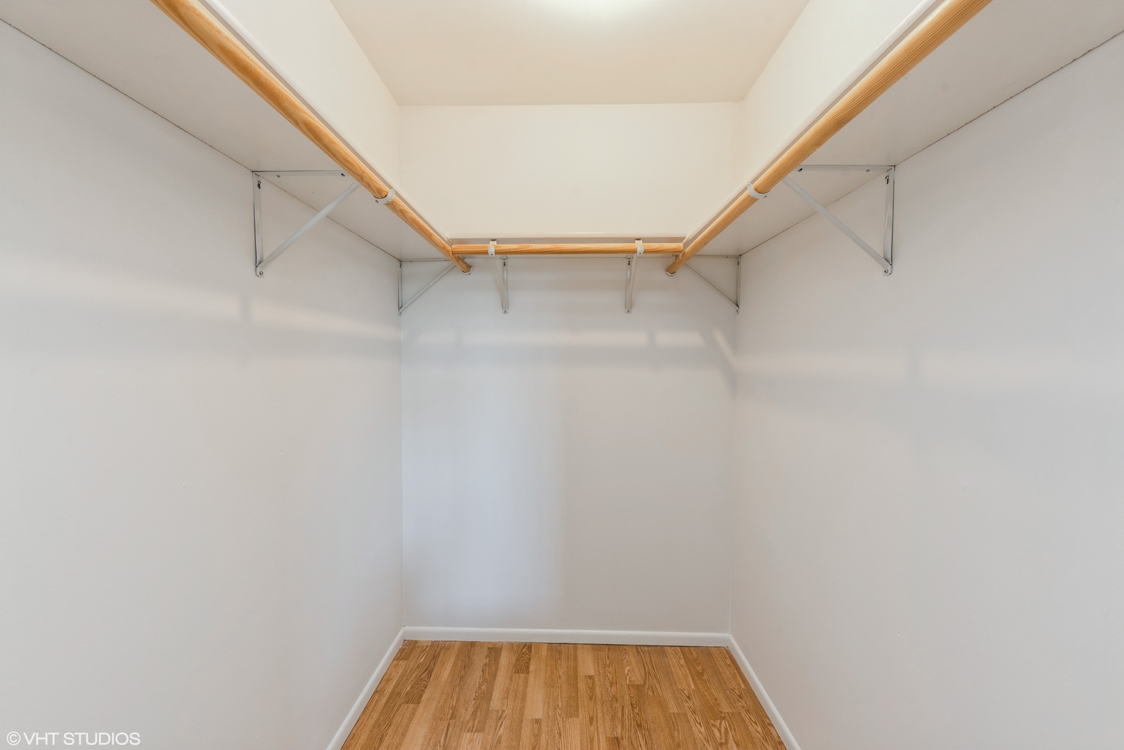 960 South River Road, Unit 502 Des Plaines, IL 60016 - Photo 7 of 11