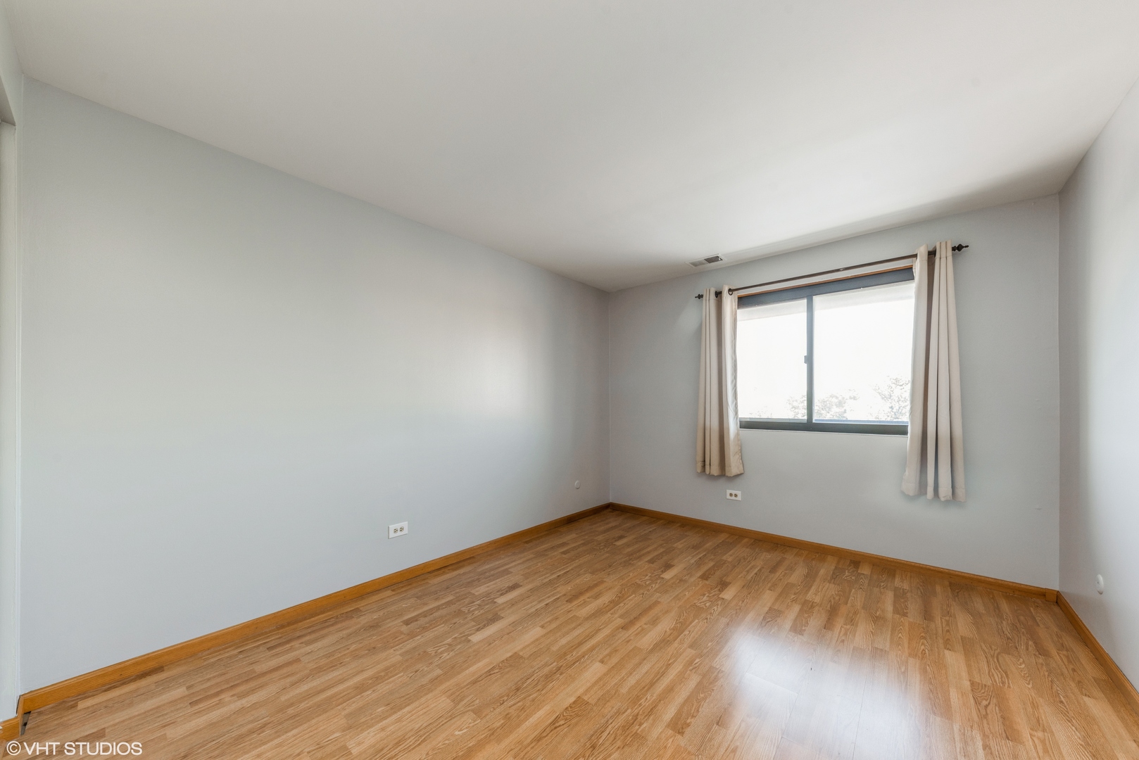 960 South River Road, Unit 502 Des Plaines, IL 60016 - Photo 9 of 11