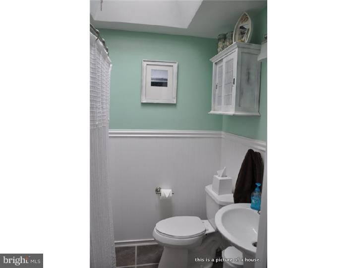 7619 Brentwood Road Philadelphia, PA 19151 - Photo 4 of 14 Bathroom