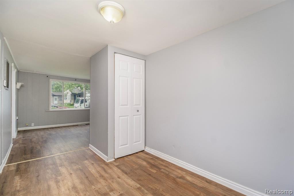 20954 Rensselaer Street Farmington, MI 48336 - Photo 8 of 21