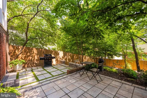 $1,049,900 | 5706 9th Road North, Arlington, VA 22205