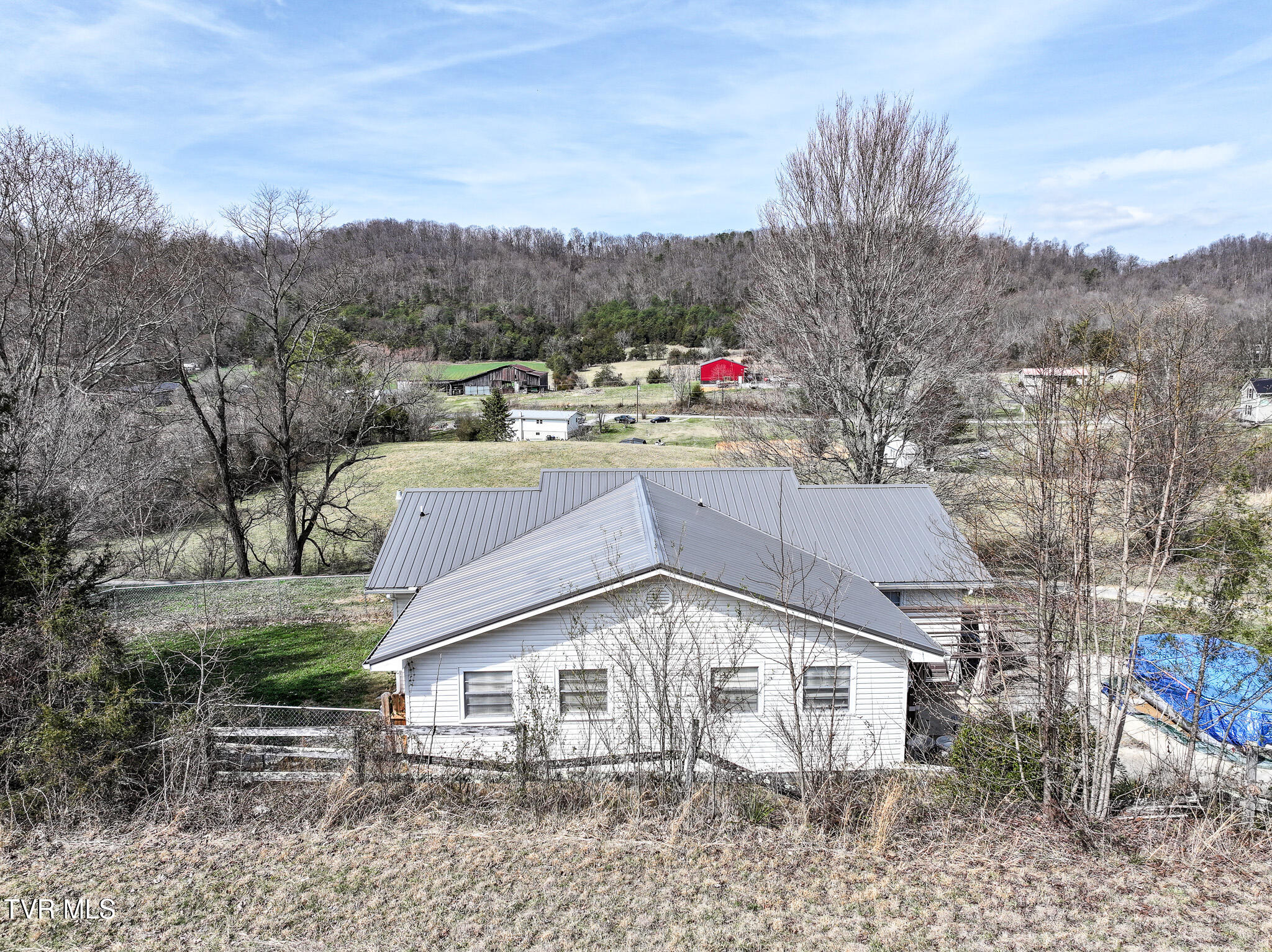 119 Mccartt Loop Chuckey, TN 37641 - Photo 32 of 49 32