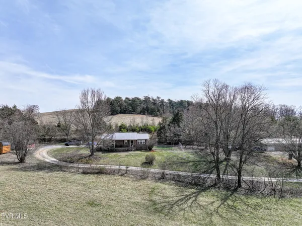 $250,000 | 119 Mccartt Loop, Chuckey, TN 37641