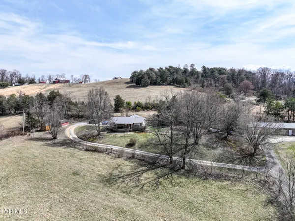 $250,000 | 119 Mccartt Loop, Chuckey, TN 37641