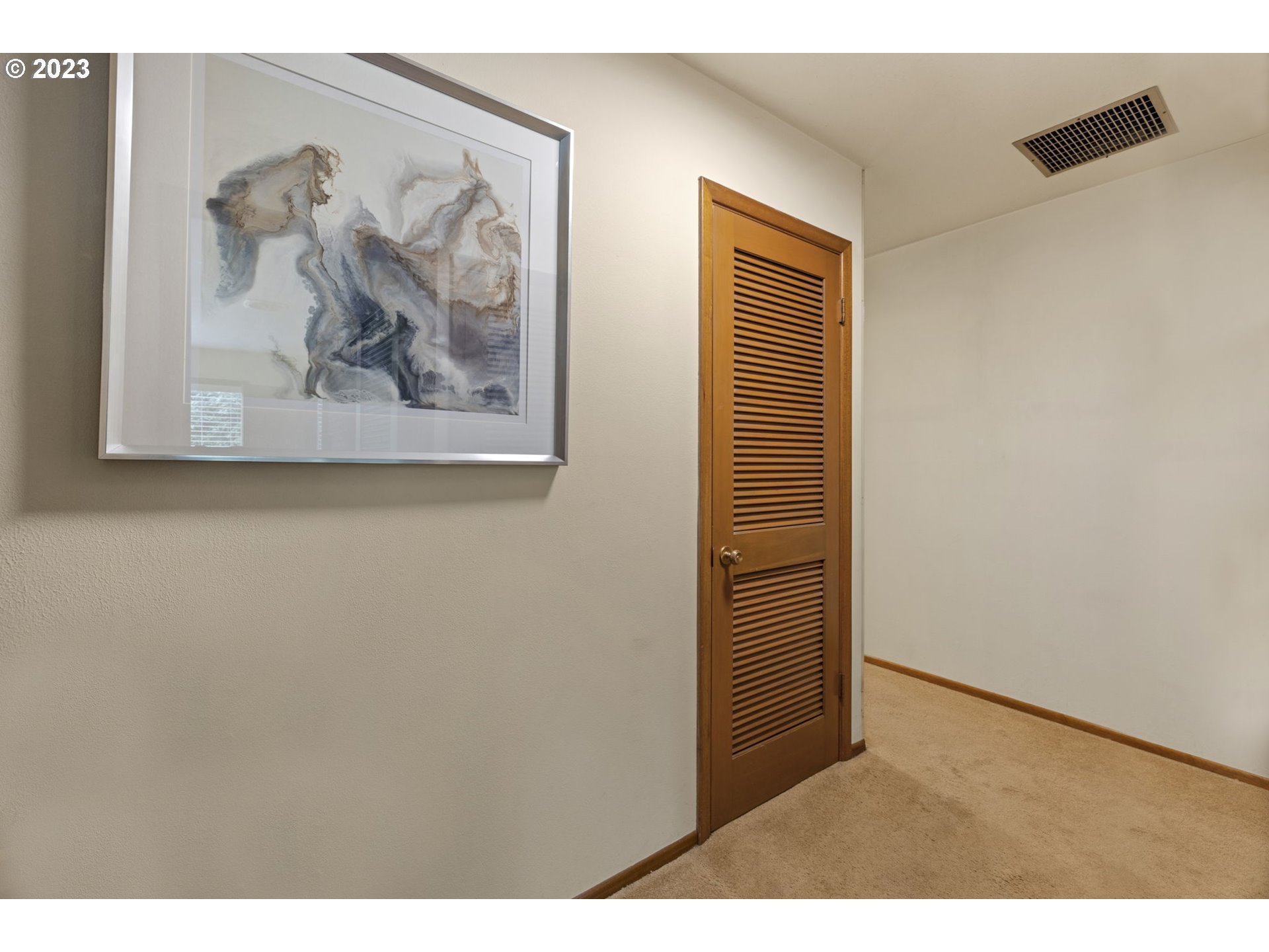 6440 Southwest Alfred Street Portland, OR 97219 - Photo 13 of 30 Entrance/Foyer