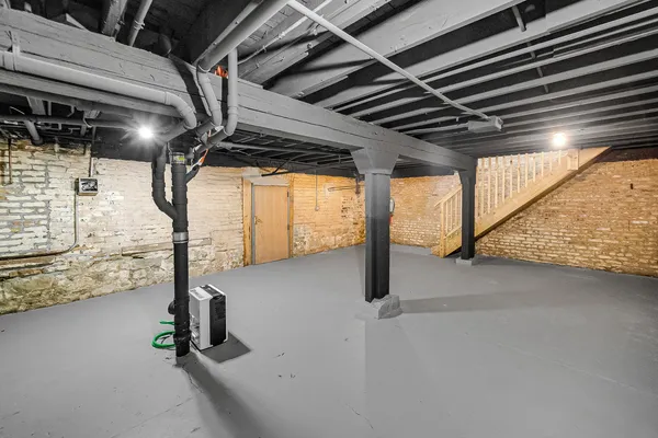 $3,100 | 1225 North Milwaukee Avenue, Unit R, Chicago, IL 60642