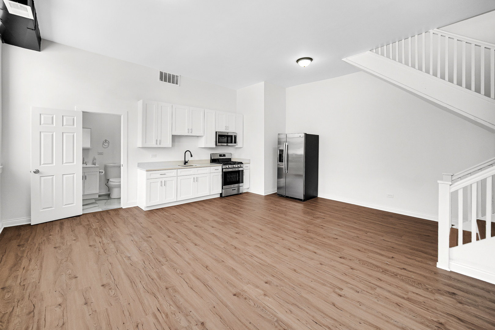 1225 North Milwaukee Avenue, Unit R Chicago, IL 60642 - Photo 2 of 21