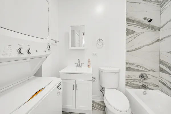 $3,100 | 1225 North Milwaukee Avenue, Unit R, Chicago, IL 60642