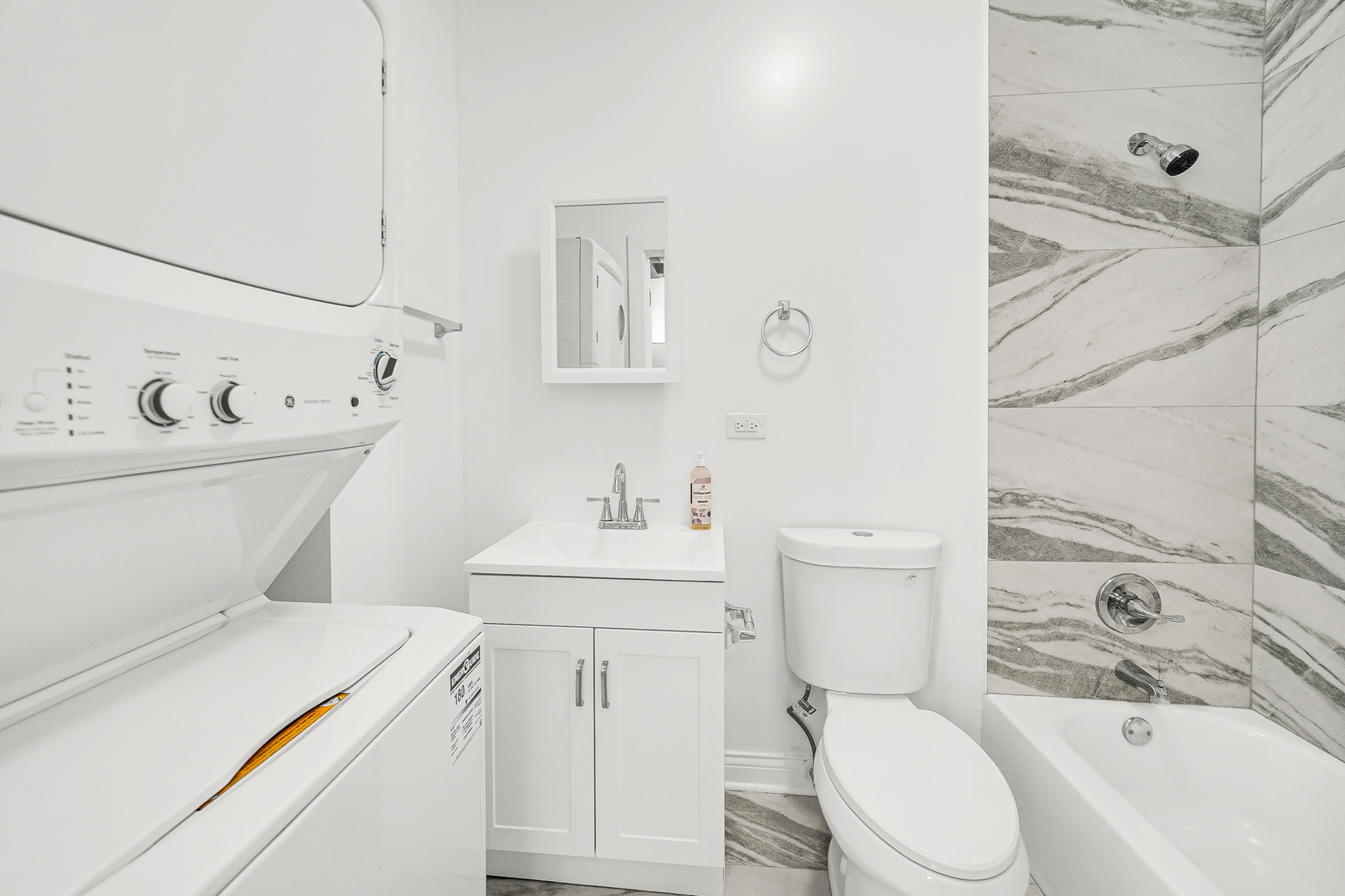 1225 North Milwaukee Avenue, Unit R Chicago, IL 60642 - Photo 8 of 21