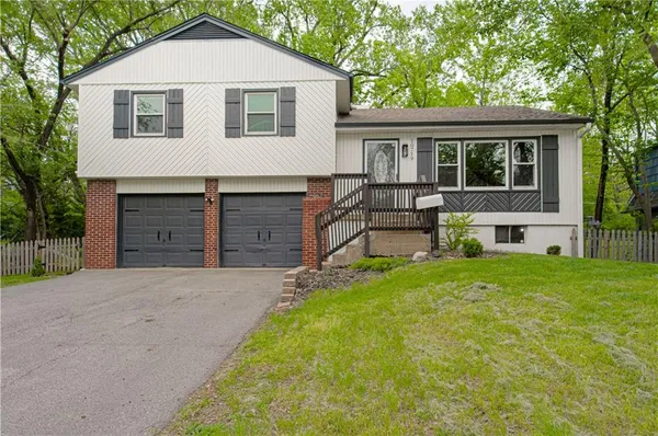 $250,000 | 10719 Mersington Avenue, Kansas City, MO 64137