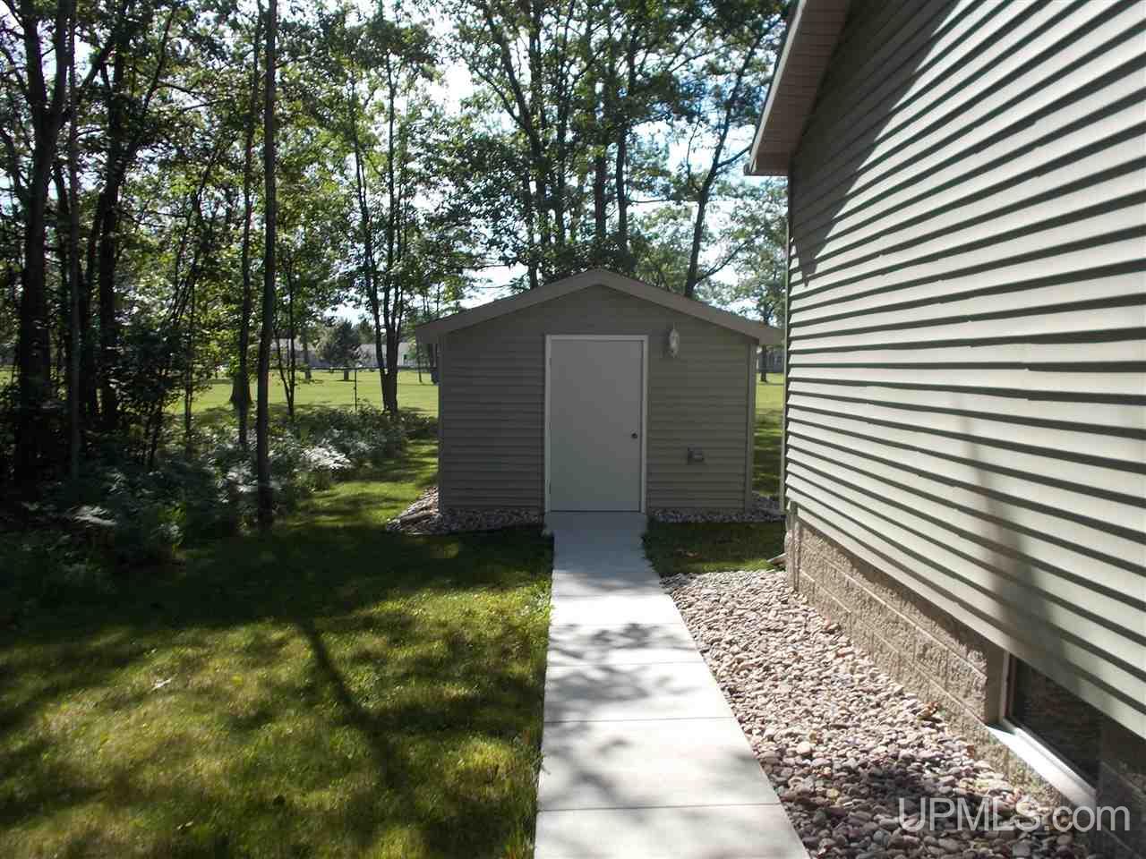 24 Tipperary Road Gladstone, MI 49837 - Photo 23 of 25 Gallery Image 23