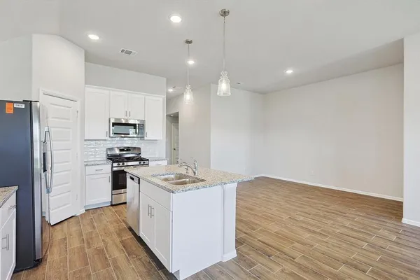 $2,095 | 418 Kingsbury Avenue, Princeton, TX 75407