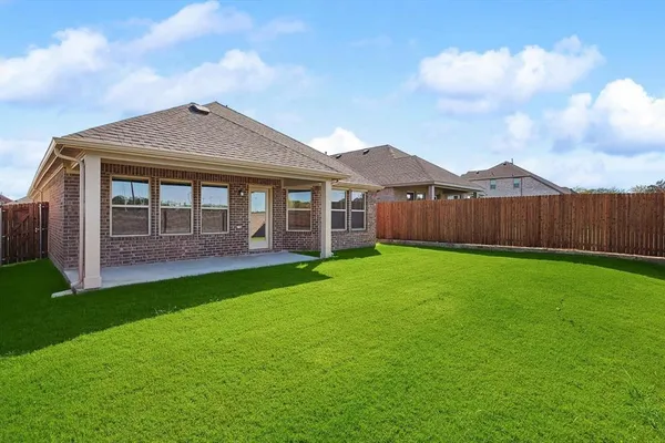 $2,095 | 418 Kingsbury Avenue, Princeton, TX 75407