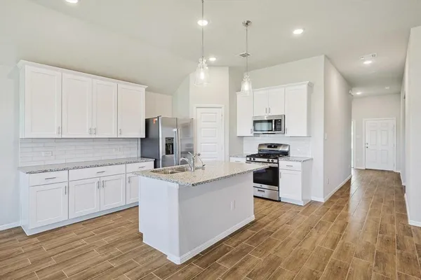 $2,095 | 418 Kingsbury Avenue, Princeton, TX 75407