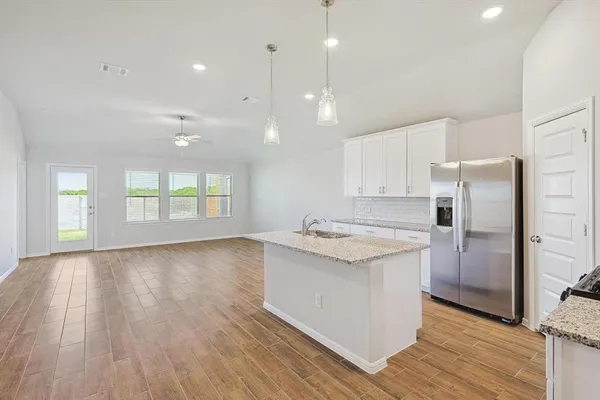 $2,095 | 418 Kingsbury Avenue, Princeton, TX 75407