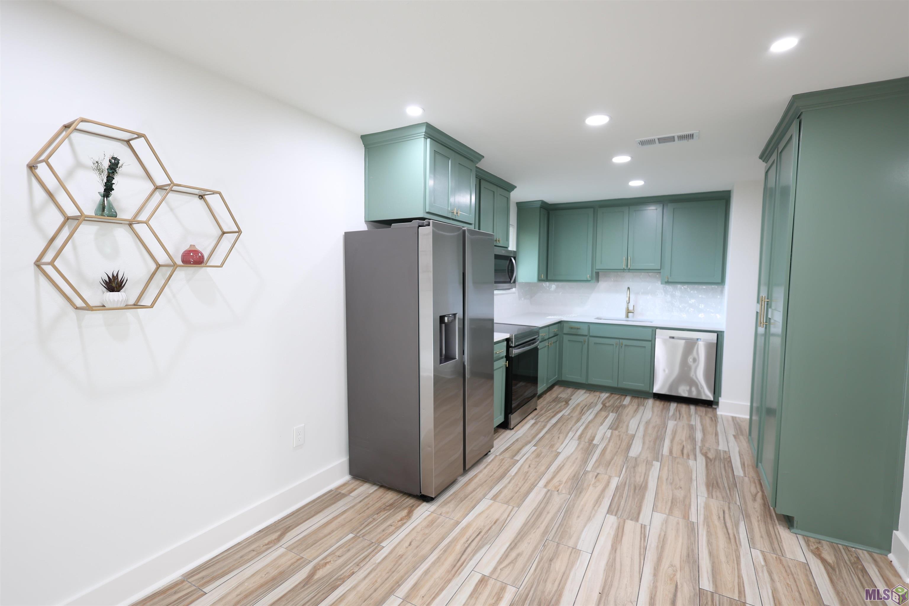 2123 Cedarcrest Avenue Baton Rouge, LA 70816 - Photo 13 of 32