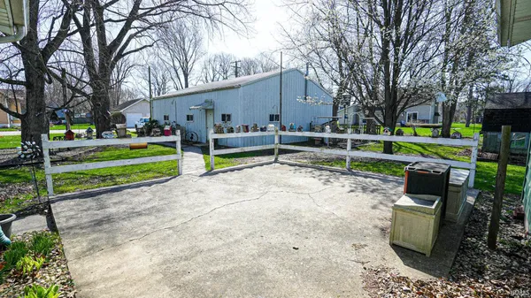 $249,900 | 414 East Dominic Street, La Crosse, IN 46348