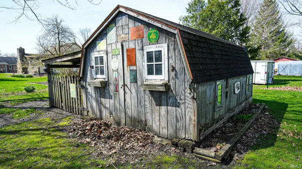 $249,900 | 414 East Dominic Street, La Crosse, IN 46348