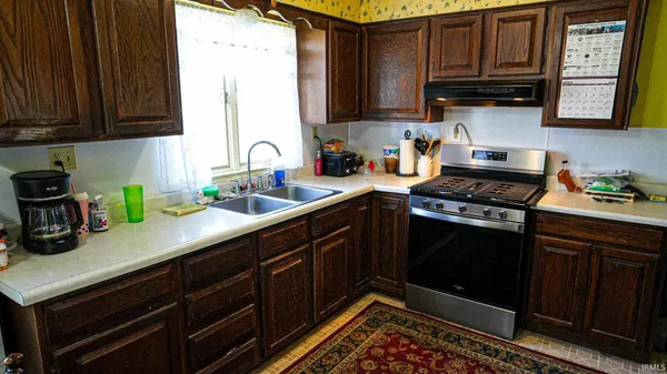 $249,900 | 414 East Dominic Street, La Crosse, IN 46348