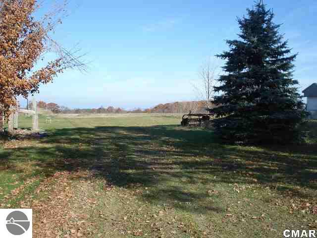 7660 West Broomfield Road Remus, MI 49340 - Photo 17 of 17 1768094-16.JPG