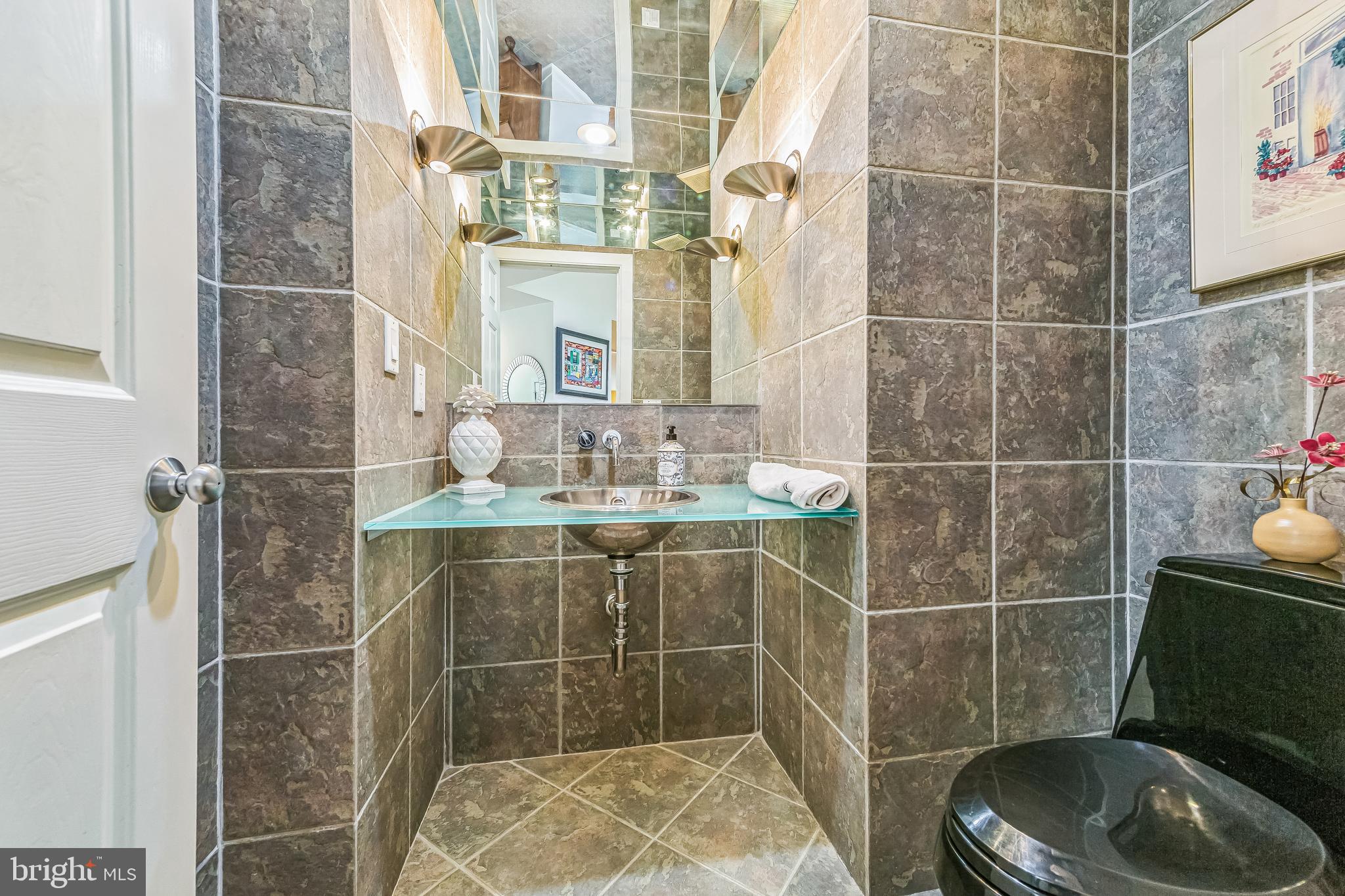 2010 Welsh Valley Road Malvern, PA 19355 - Photo 17 of 46 Powder Room